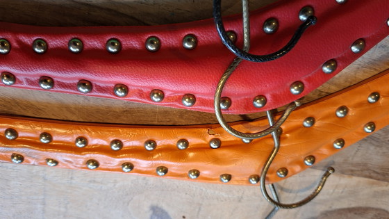 Image 1 of Vintage kledinghangers van skai met metalen studs uit de jaren 50/60diverse kleuren 