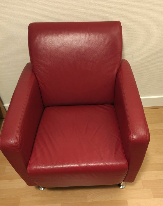 Image 1 of Poltrona di design realizzata interamente in pelle rossa