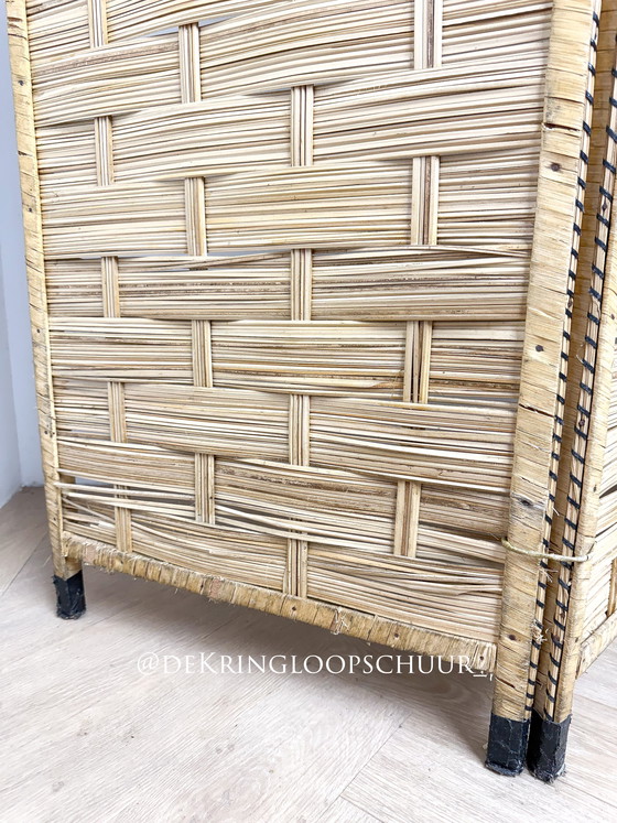 Image 1 of Paravento vintage in vimini di rattan con motivo a raggiera