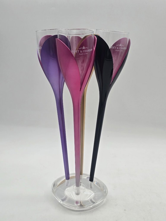 Image 1 of Champagne flutes in houders Moët & Chandon