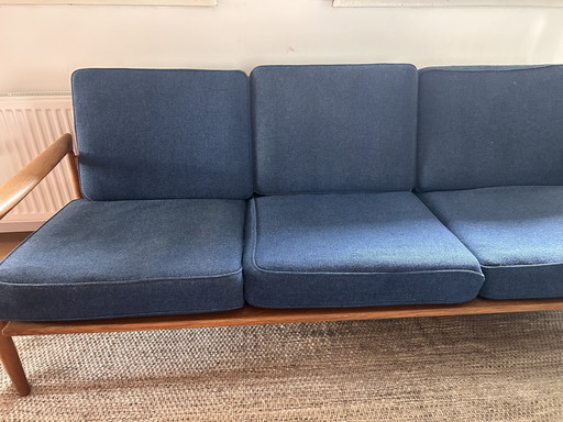 Erik Wørts eiken driepersoonsbank (Kolding)