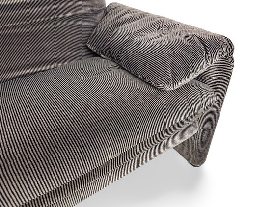 Image 1 of Cassina Maralunga tweezitsbank Vico Magistretti corduroy grijze bank