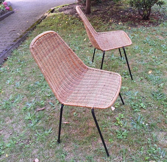 Image 1 of Een paar stapelbare eetkamerstoelen van rotan en ijzer van Gian Franco Legler, Zwitserland, jaren 60.