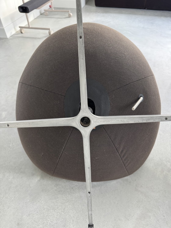 Image 1 of Silla huevo de Fritz Hansen