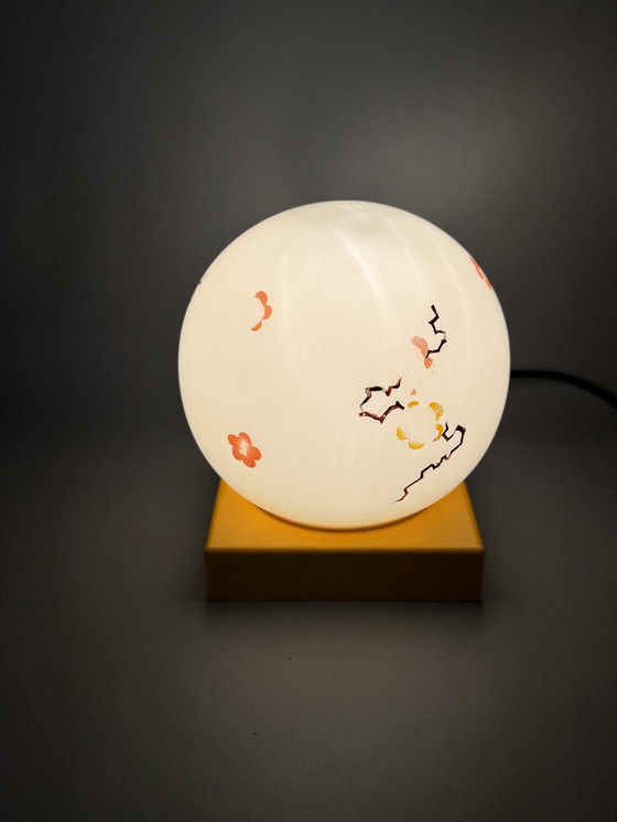 Image 1 of Tafellamp met bloemendecor