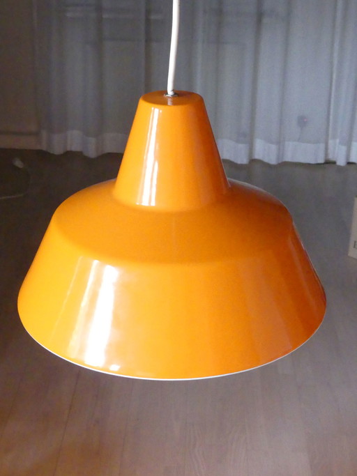 Lámpara de techo esmaltada naranja