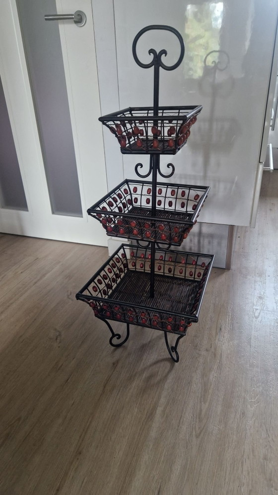 Etagere / cesto di frutta, 3 livelli, 91cm alto. – Oggetti decorativi, Metallo, Legno (photo 7 of 7)