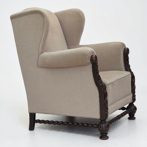 Fauteuil à oreilles danois des années 1960, revêtement en velours, bois de chêne sculpté.