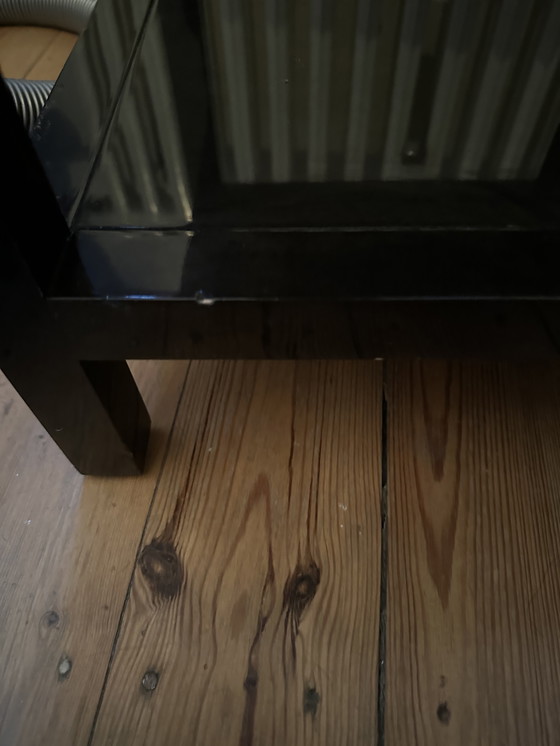 Image 1 of 2 mesitas de noche de la colección JNL – Negro brillante – Diseño de lujo