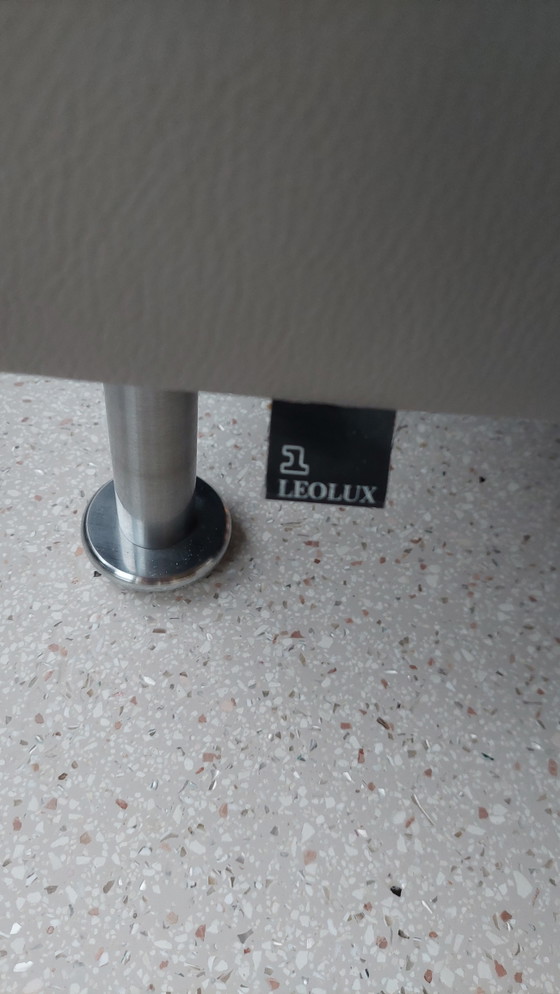 Image 1 of Leolux poef hocker grijs leer