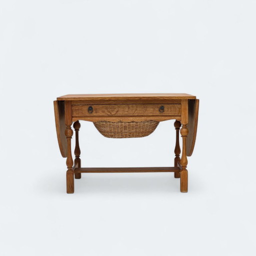 1970, table basse pliante danoise, bois de chêne, rotin, état d'origine.