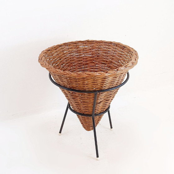 Image 1 of Grande cesto vintage in metallo nero e vimini - anni '60