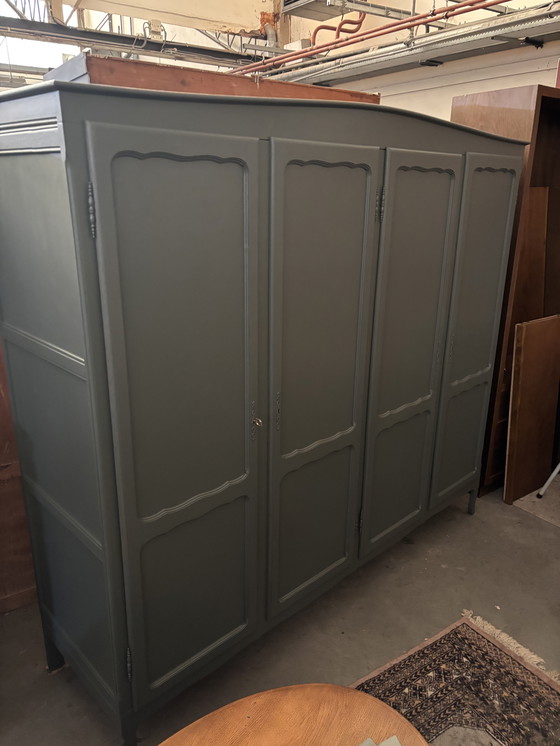 Image 1 of Brocante kledingkast 