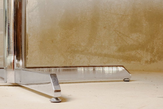 Image 1 of Roche Bobois (attrib.) - Table de salle à manger ronde en verre fumé et acier chromé - v. 1975 - France/Italie