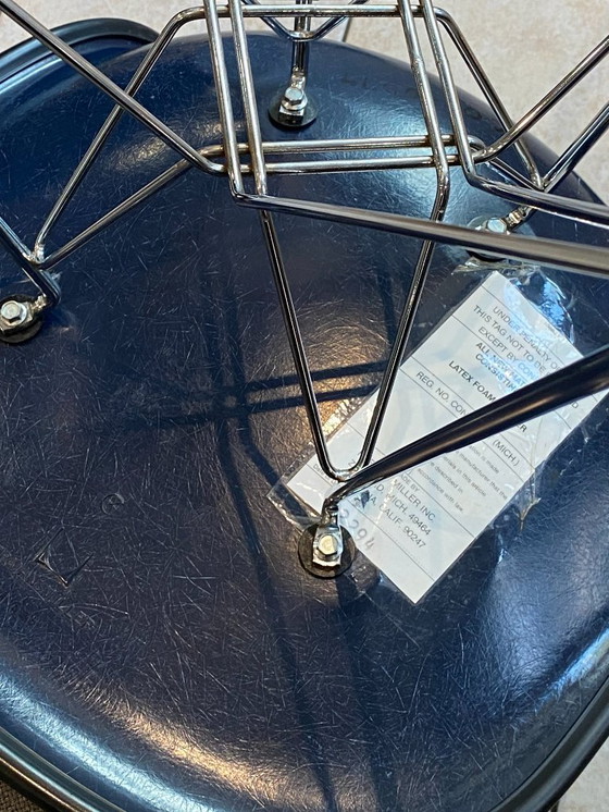 Image 1 of Sedia vintage Eames Herman Miller in vinile blu e fibra di vetro (anni '50, '60, '70)
