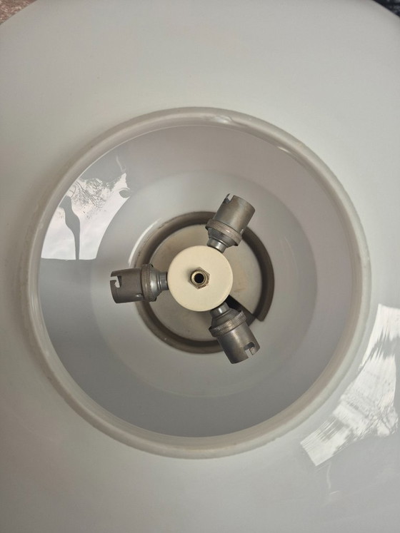 Vintage Space Age "UFO" pendant lamp in opaline and chrome (1970s), Chandeliers, Silver (photo 7 of 9)