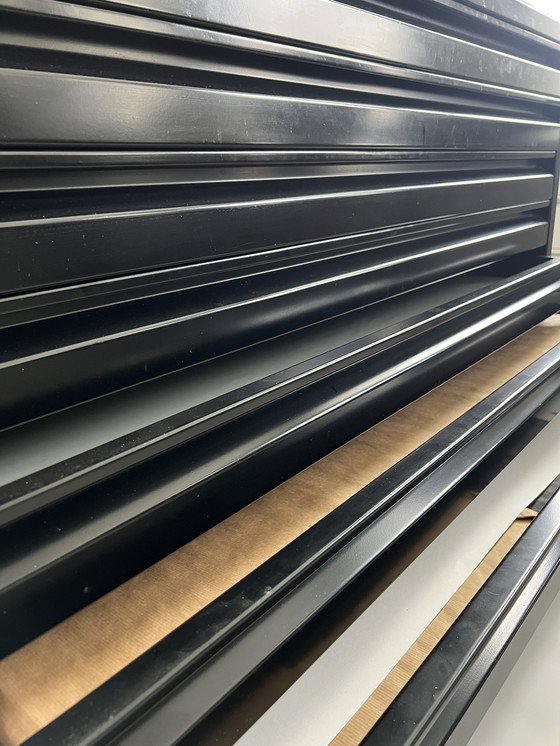 Image 1 of Cassettiera in metallo nero