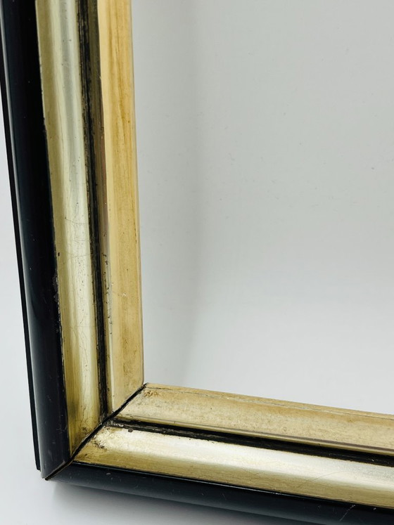Image 1 of Antiker, dunkelbrauner Rahmen mit doppelter Goldverzierung