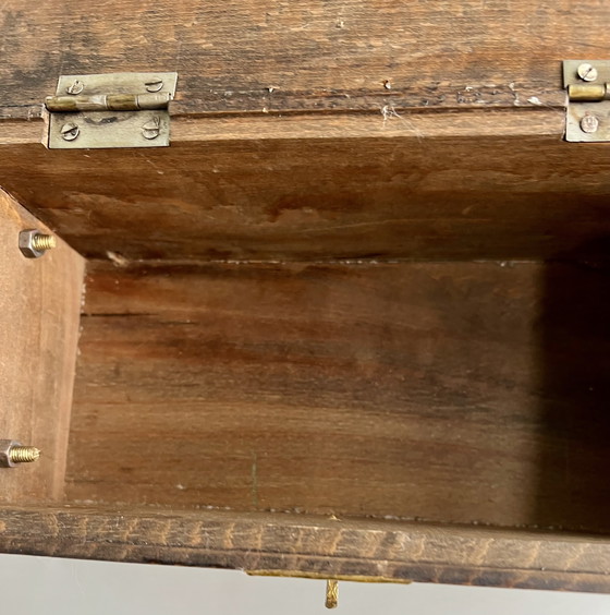 Image 1 of Handgemaakte houten doos met messing beslag – decoratief vintage stuk