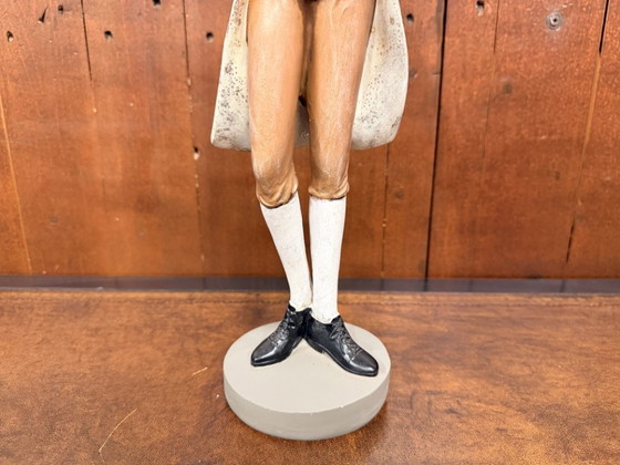 Statue Classique Chien en Uniforme – Sculptures, Plastique (photo 4 of 5)