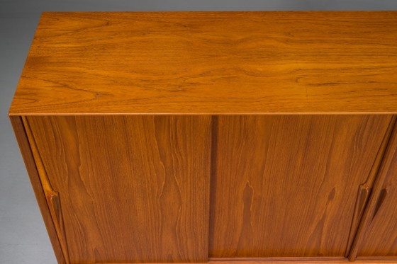 Image 1 of  Model 19 Teakhouten dressoir van Gunni Omann voor Omann Jun, Denemarken, jaren 60