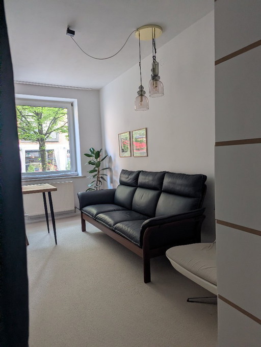Drie-punts Scala 3-zits leren bank, in Mid Century-stijl