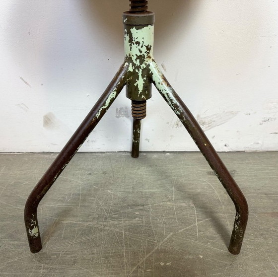 Image 1 of Groene industriële draaikruk voor ijzerwerkplaats, jaren 60