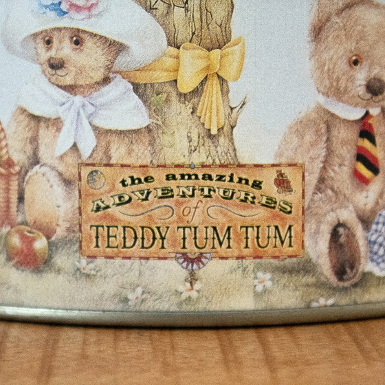 Image 1 of Vintage Teddy Tum Tum cookie tin: British design from the 90s, bear tableware, green and beige