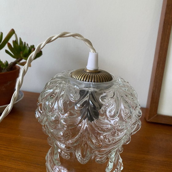 Image 1 of Vintage-style globe pendant lamp in clear glass with brass suspension bracket