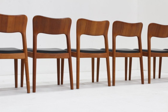 Image 1 of Ensemble de 7 chaises à repas vintage danoises Niels Koefoed en teck 1960