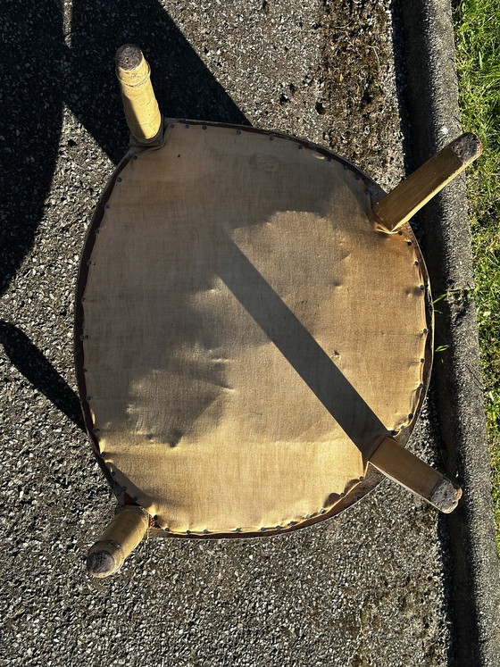 Image 1 of Louis XVI cabrioletfauteuil - Gepatineerd hout en gestreept fluweel