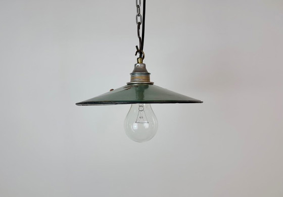 Industrial Green Enamel Light, 1950s – Pendant lamps, Iron, Metal (photo 2 of 17)