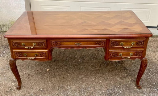 Großer Schreibtisch im Stil Ludwigs XV.