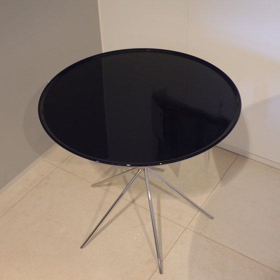 Image 1 of mesa auxiliar de diseño italiano