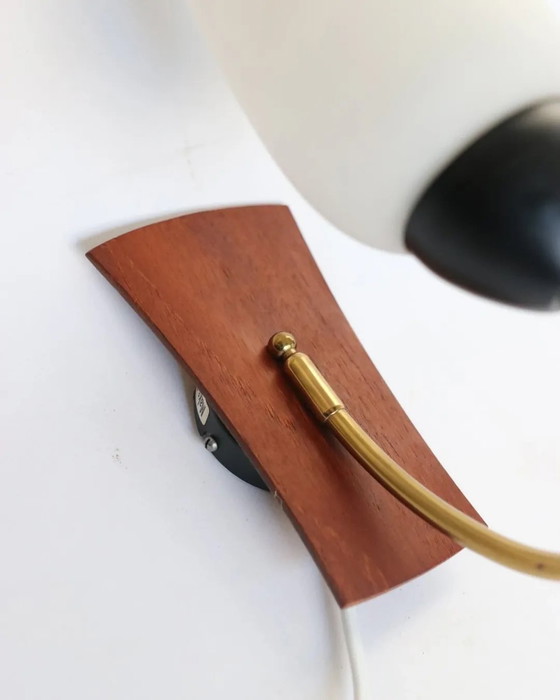 Image 1 of Lampada da parete vintage in teak, luce notturna, lampada da bagno in ottone