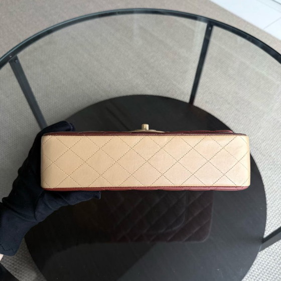Image 1 of Chanel Classic Flap Medium - 25 cm gewatteerd lamsleer Tri-Colo goudkleurige hardware Serie 18