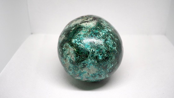 Image 1 of 11cm / 1kg raw AAA+ malachite carved egg