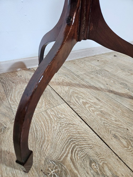 Image 1 of Antiker achteckiger Beistelltisch aus Mahagoni mit Dreibeingestell, klassisch, 19. Jahrhundert