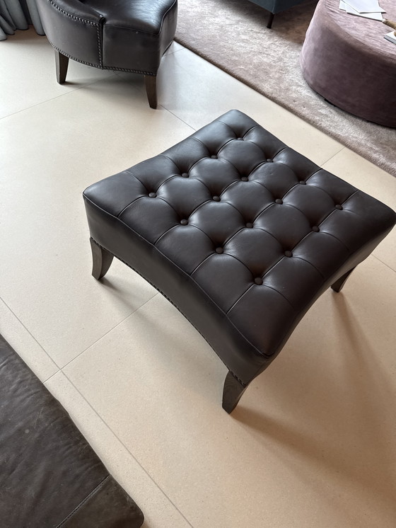 Image 1 of Pouf / poggiapiedi / sgabello in pelle marrone scuro Sam (Piet Boon)