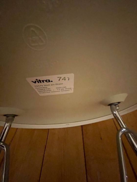 Image 1 of 6 chaises d'appoint VITRA EAMES entièrement recouvertes de tissu jaune/vert pastel