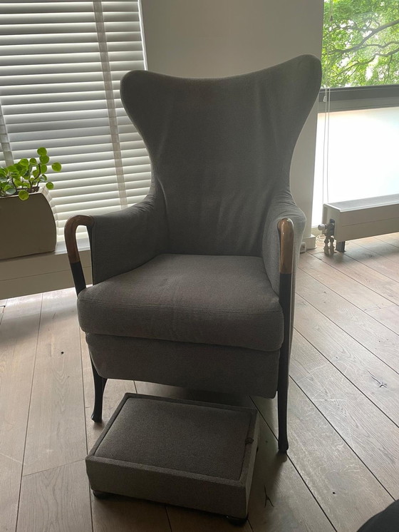 Image 1 of Poltrona Giorgetti Progetti Sedia ad ala 63340 + poggiapiedi