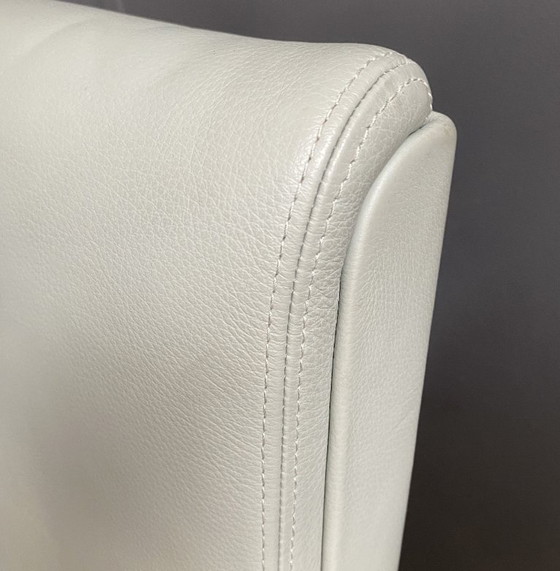 Sillas únicas de cromo y cuero gris, fabricadas bajo pedido en la década de 1980. – Sillas y sillones (photo 4 of 17)