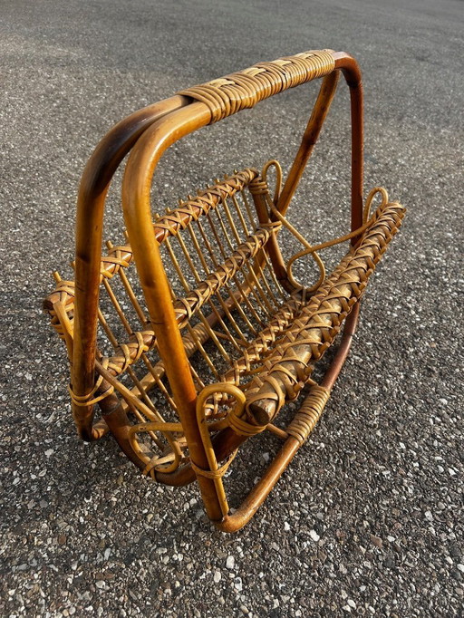 portariviste in rattan