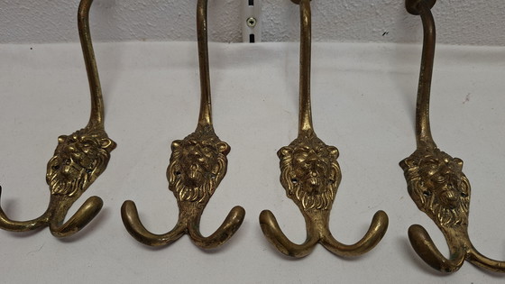 Image 1 of Set mit 4 Messing-Garderobenhaken mit Löwenkopf und je 2 Haken
