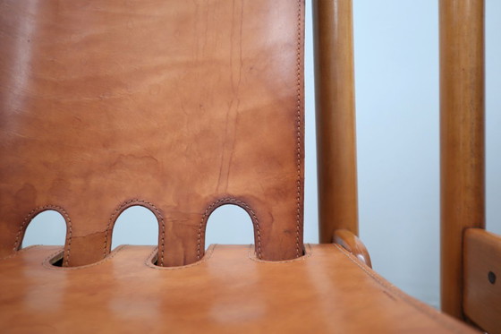 Image 1 of Juego de 4 sillas Ilmari Tapiovaara para La Permanente, de nogal y cuero, de la década de 1960.