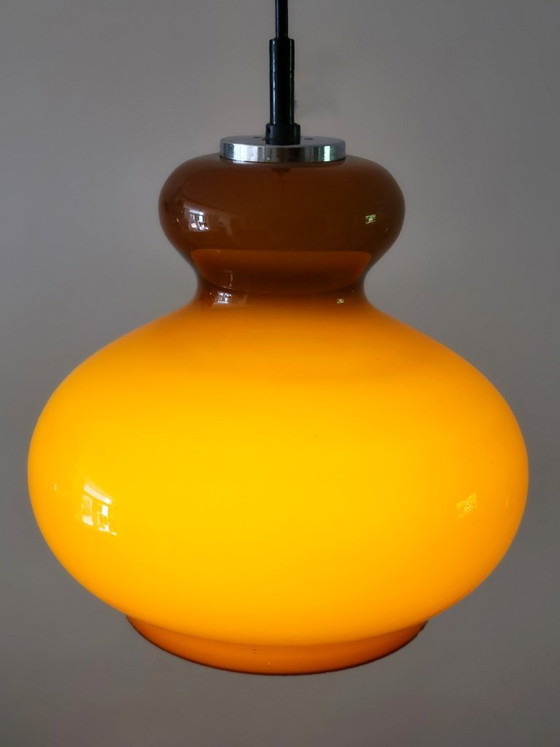 Image 1 of Lampade a sospensione vintage in vetro opalino marrone di Peill & Putzler