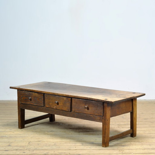 Oak coffee table, circa 1820