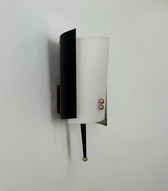 Image 1 of Vintage Jaques Biny wandlamp, zwart messing en perpex, Frankrijk 1960