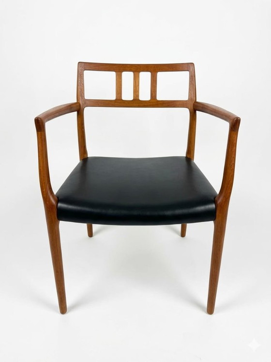 Image 1 of Comedor de Diseño  Danés: 5 sillas J.L. Møller (Niels Otto Møller) + mesa de Teca