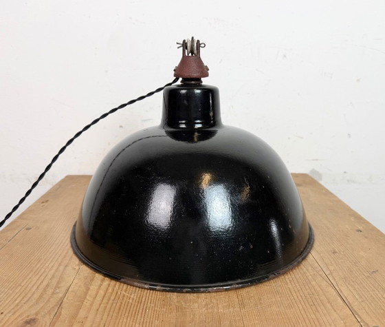 Image 1 of Lampada da fabbrica in smalto nero della Germania dell'Est di LBD Veb Leuchtenbau Dresden, anni '50